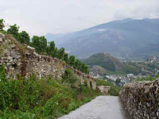 1278cheminMur.jpg (2335628 octets)