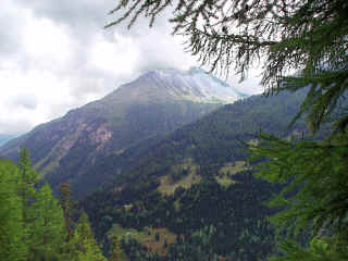 1333montagneR.jpg (2093372 octets)