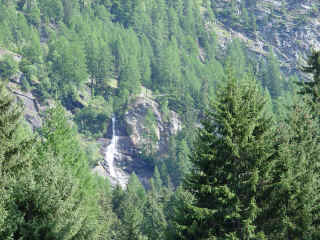 1359cascade.jpg (2330105 octets)